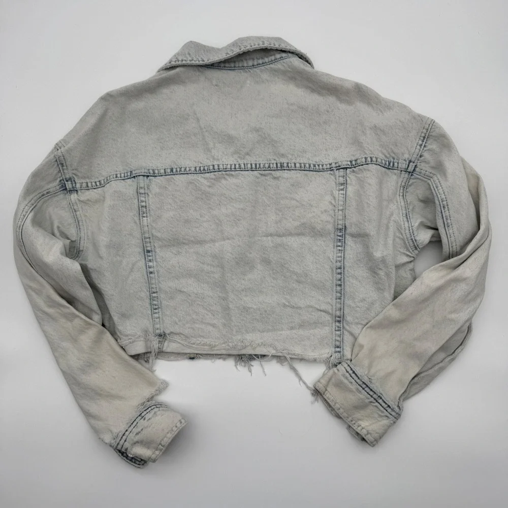 PacSun Womens Light Wash Distressed Cropped Denim Jacket Blue Size‎ M/L